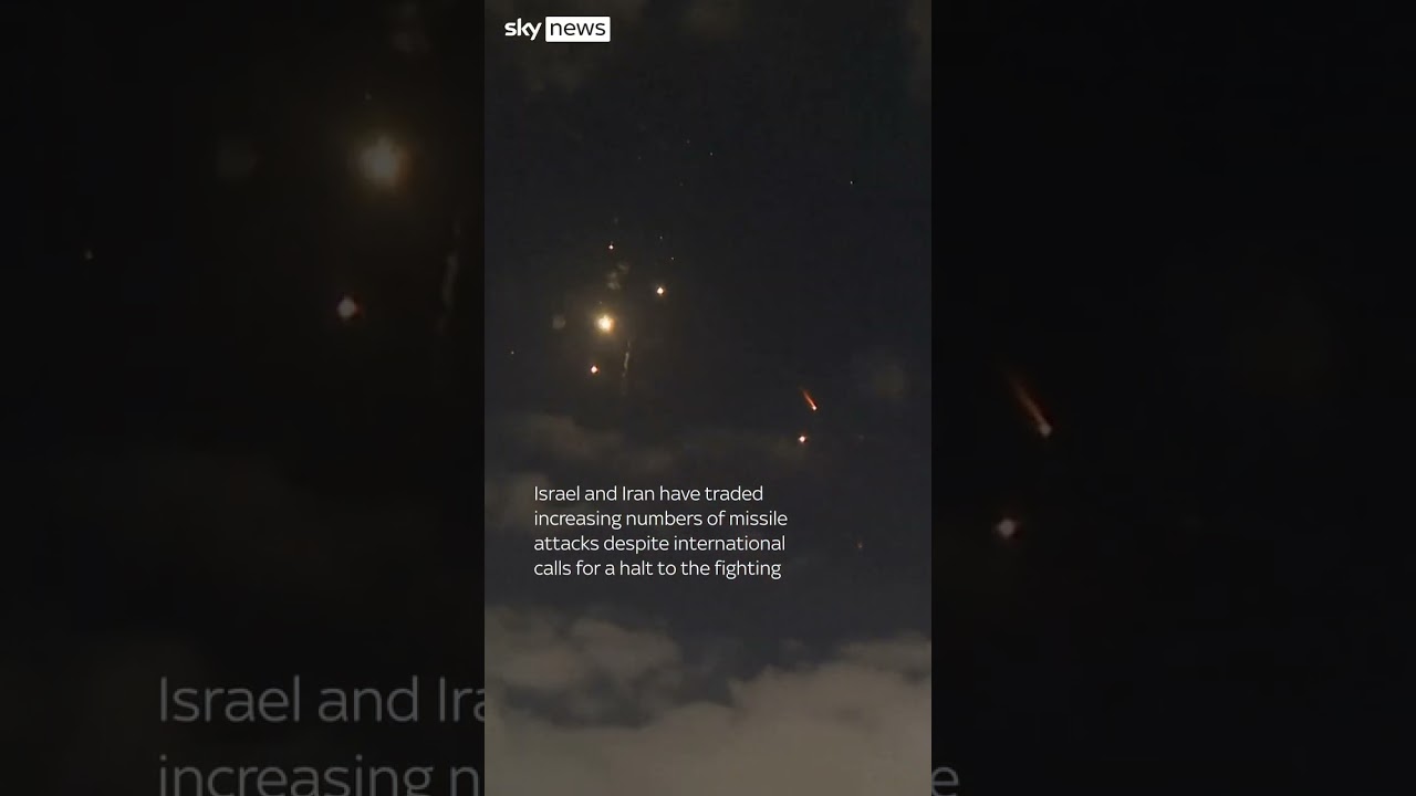 Explosions and interceptions over Tel Aviv in latest Iranian missile attack