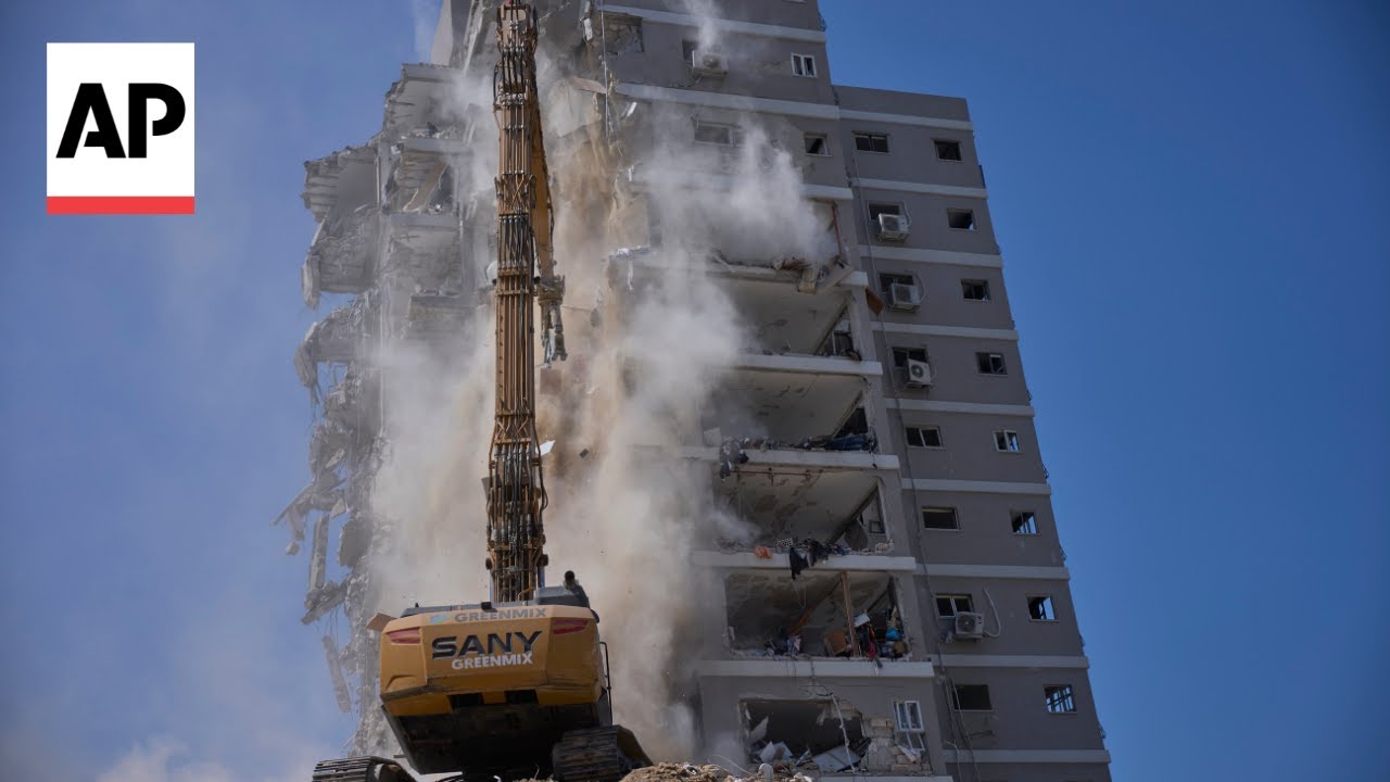 Israel demolishes some of the buildings destroyed by Iran missiles